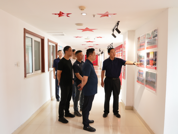 武漢市融威押運保安服務(wù)有限公司到集團公司考察交流87.png